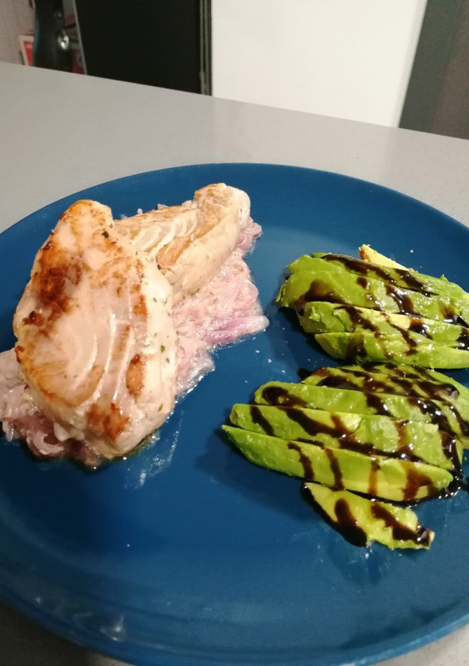 Una foto de Atún marinado
