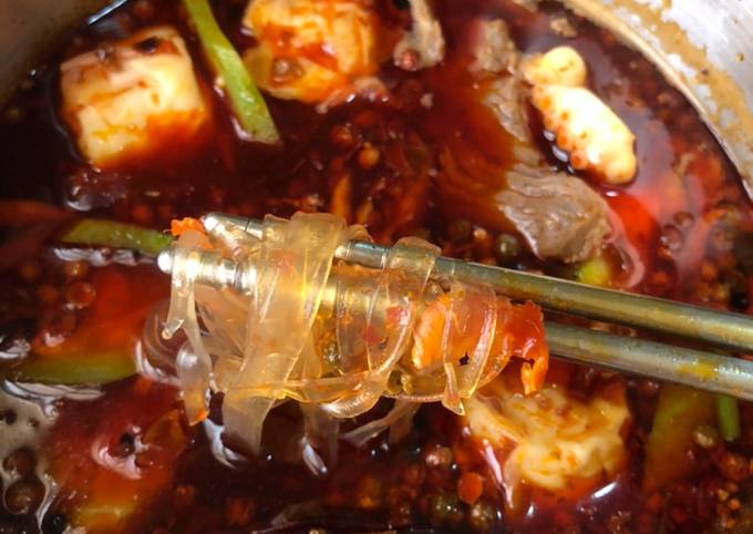 สูตร หม่าล่าหม้อไฟ (Sichuan spicy hot pot) โดย Victoria - Cookpad