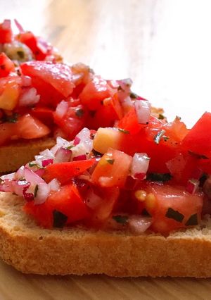 Hình của món 🌱 Bruschetta Italian Classic (Vegan).