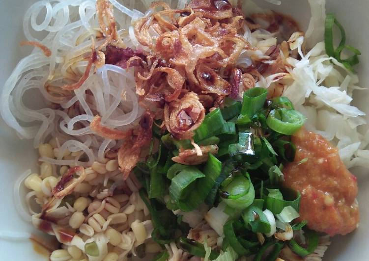 Resep Soto ayam bening mantap yang Bisa Manjain Lidah