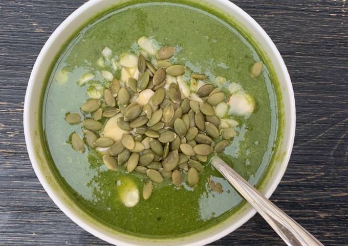 Easy green vegetable lemongrass soup #vegan #vegetarian #gluten-free #paleo