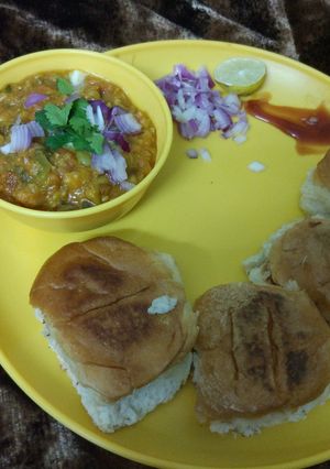 A picture of Pav bhaji.