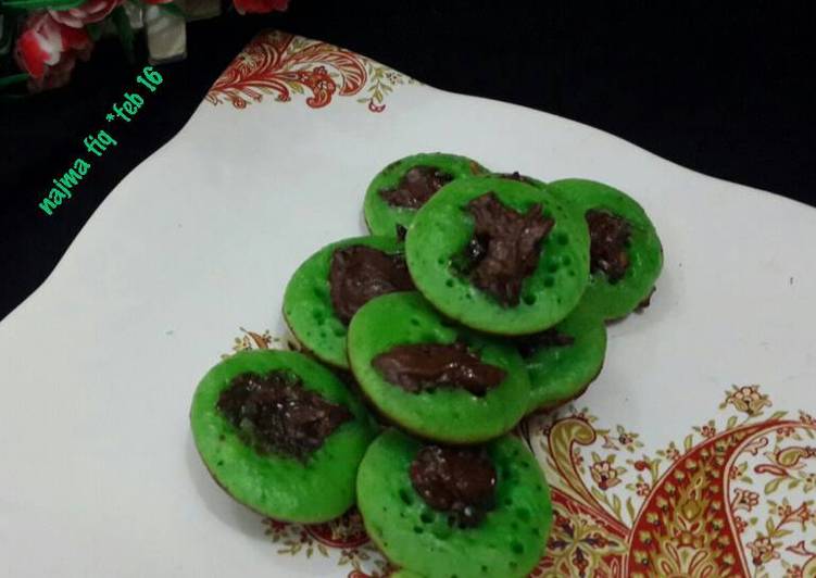 Langkah Mudah untuk Menyiapkan kue cubit/terangbulan/dorayaki yang Enak