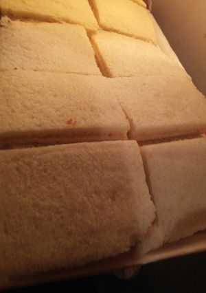 Una foto de Relleno para sándwich fríos o pebetes con paté. Económico, fácil