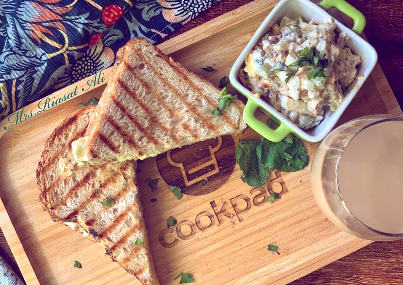 Grilled chicken and egg sandwich 🥪