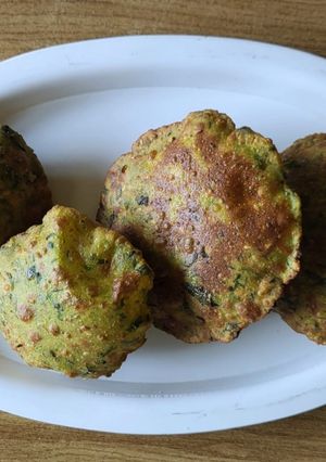A picture of Leafy vegetable puri.
