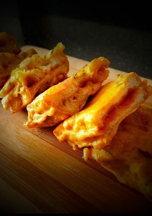 A picture of Masala Besan Bread Pakodas.
