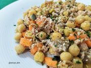 Una foto de garbanzos de lata