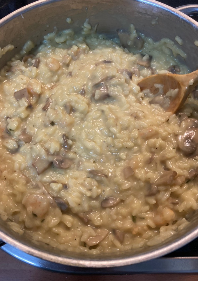 Una foto de Risotto de champiñones y gambas