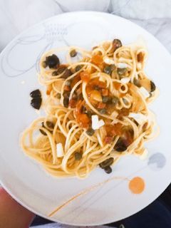 Una foto de Spaghettis con verduras