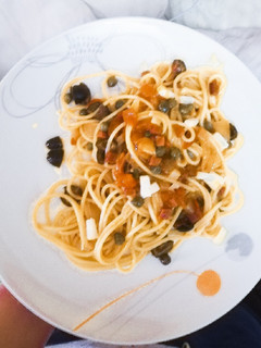 Una foto de Spaghettis con verduras