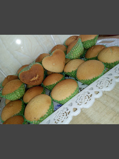 A picture of Vanilla cupcakes.