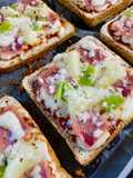 Hawaiian pizza bread