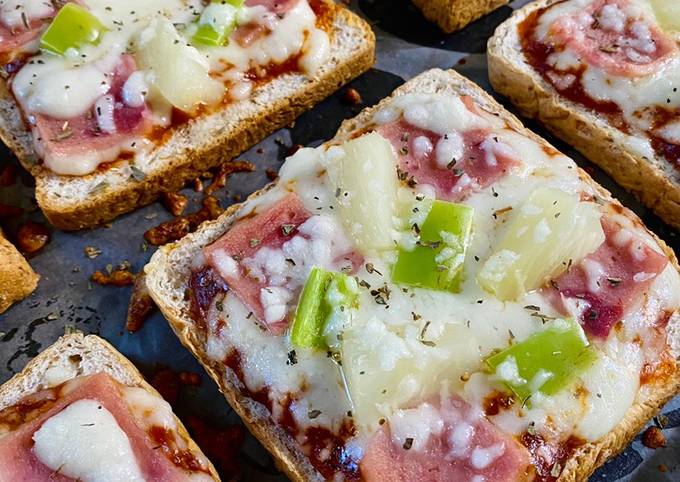 Hawaiian pizza bread