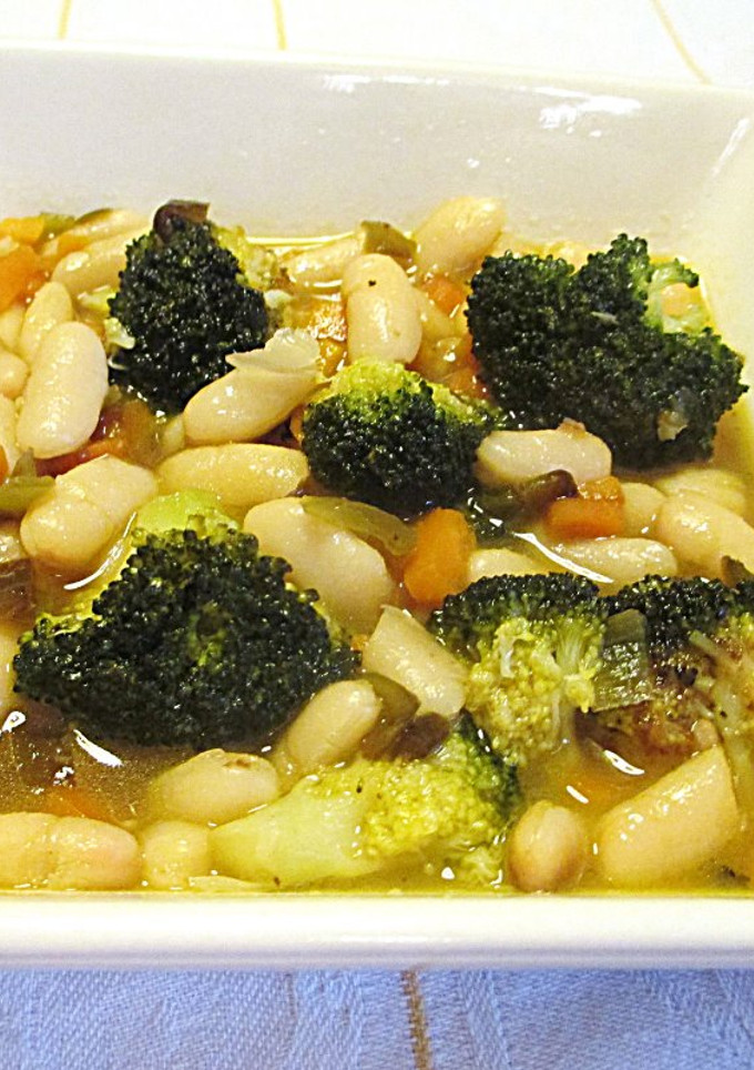 Una foto de Guiso Steinburg de judiones con brócoli - veggie
