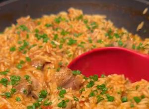 Foto de Arroz cremoso com frango e tomate