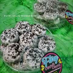 รูปของ Putri Salju Monokrom