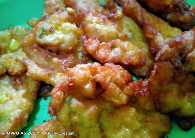 Bagaimana Menyiapkan Bakwan jagung manis Anti Gagal