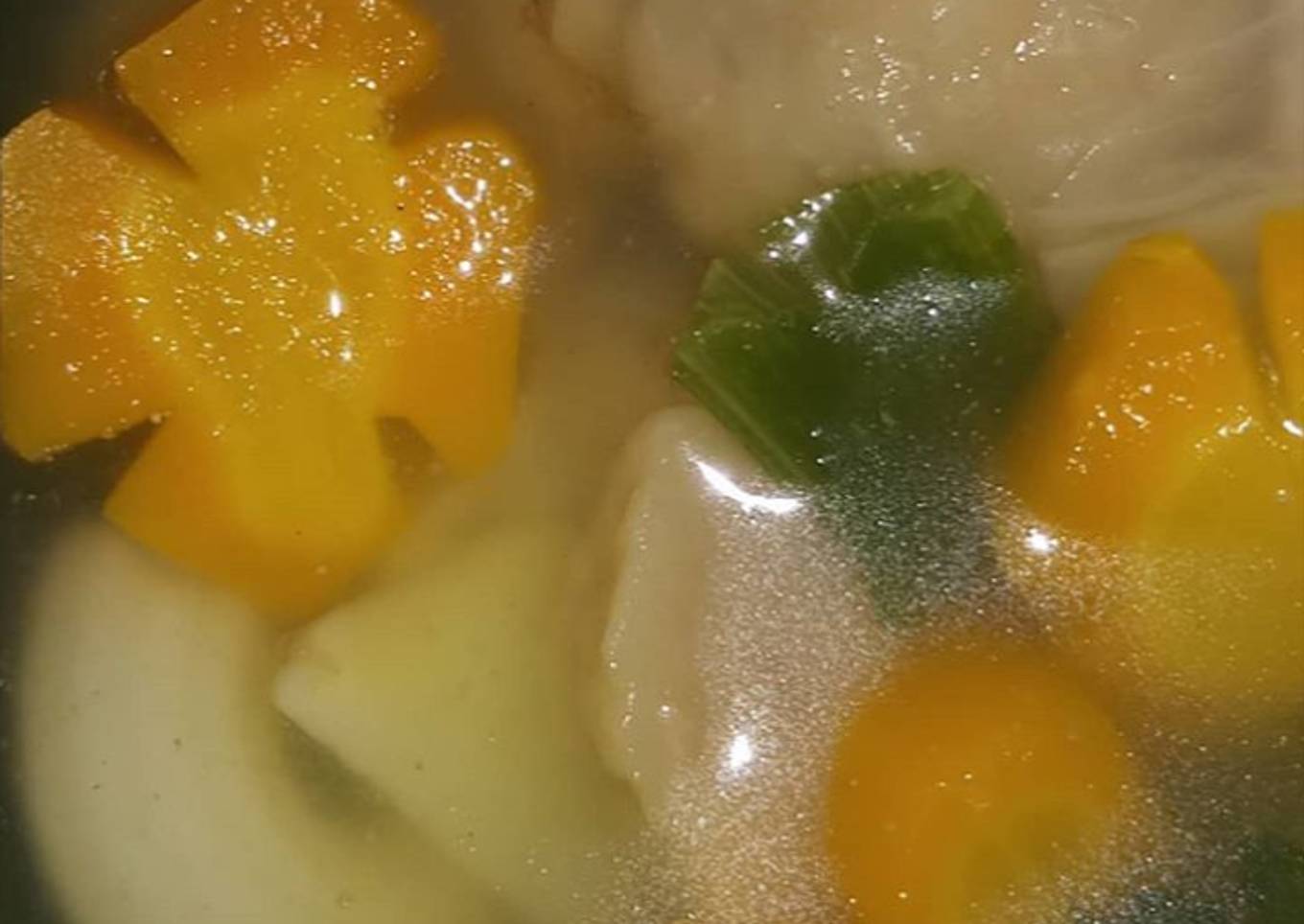 Sup sayur dengan bakso