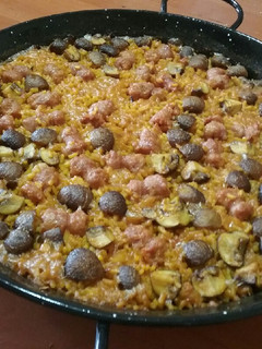 Una foto de Arroz de la yaya "con longanizas"