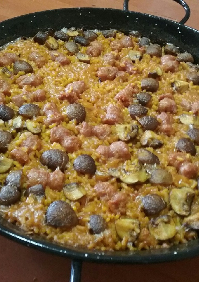 Una foto de Arroz de la yaya "con longanizas"