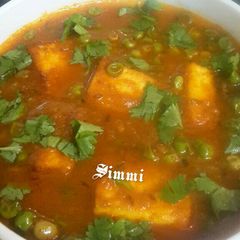 A picture of Matar paneer.