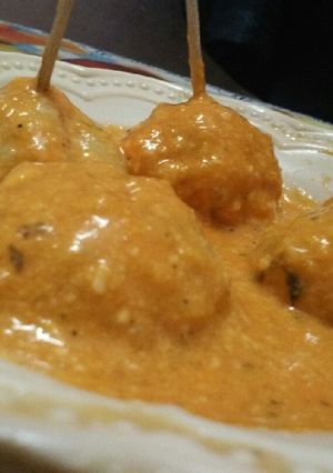 A picture of Aloo kofte.