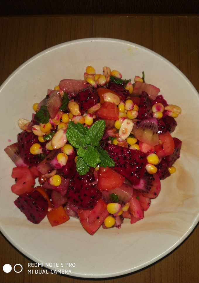 હેલ્ધી સલાડ બાઉલ(healthy salad recipe in Gujarati) રેસીપી મુખ્ય ફોટો