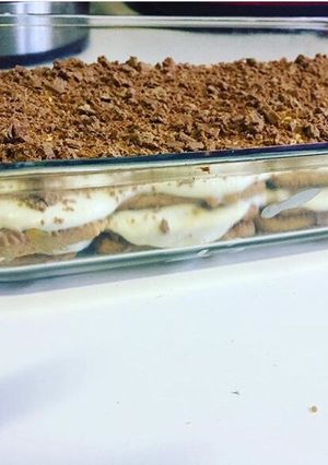 A picture of An old classic, peppermint crisp tart.