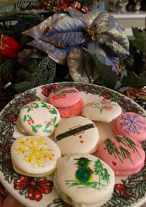 A picture of Christmas Macarons Cake 🎄 🎅.