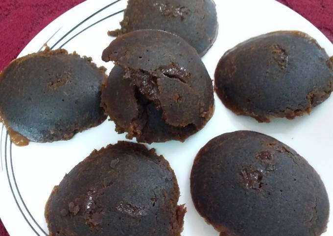 CHOCO LAVA IDLI CAKE 🧁 Let us sulk in the beauty of no bake cake n I can't  tell you how heavenly and divine it was . Made live in the… | Instagram