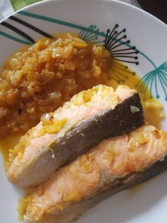 Una foto de Salmón a la naranja