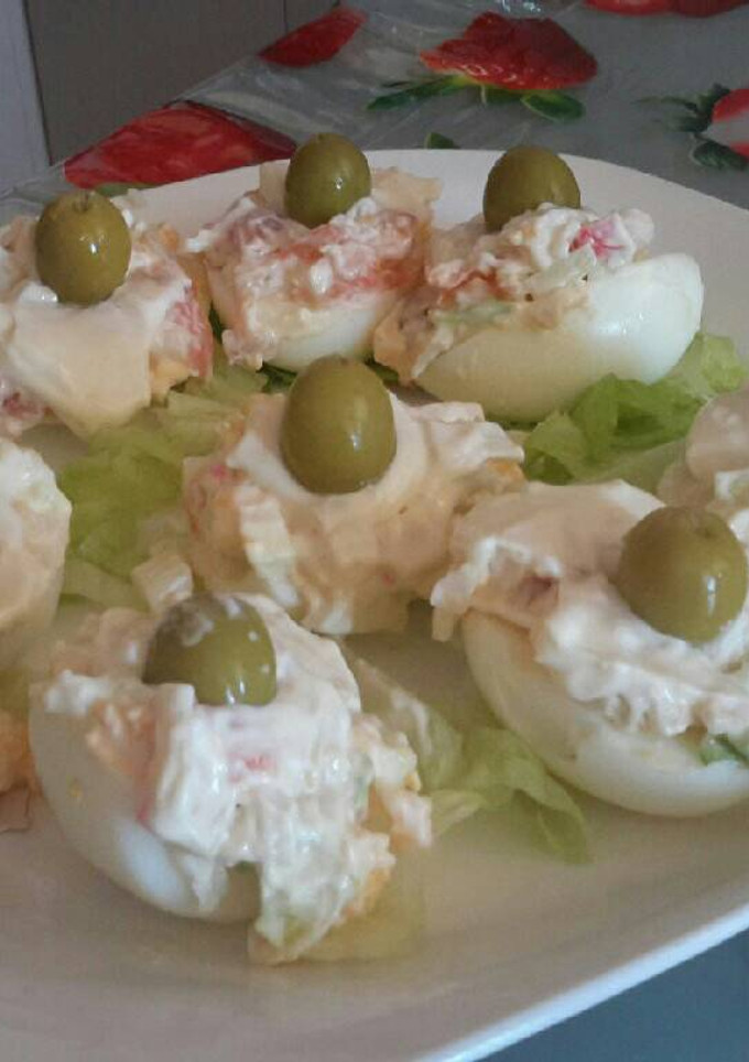 Una foto de Huevos rellenos de Salmón