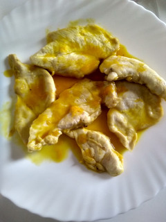 Una foto de Pechugas a la plancha con naranja