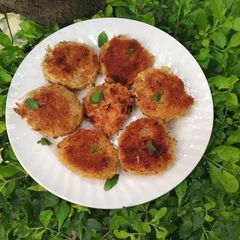 A picture of Russian chicken cutlet.