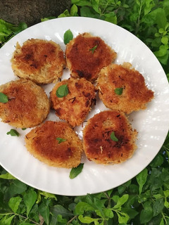 A picture of Russian chicken cutlet.