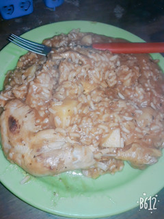 Una foto de Guiso de arroz con pollo
