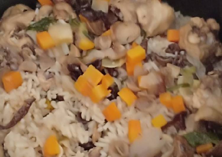 Langkah Mudah untuk Menyiapkan Nasi tim ayam jamur (masak pake rice cooker) yang Bisa Manjain Lidah
