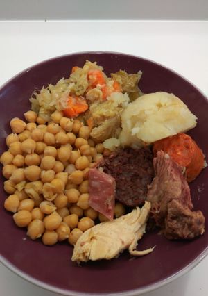 Una foto de Cocido para 10 en la Magefesa de 14 litros