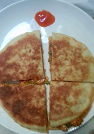 A picture of Pizza Paratha.