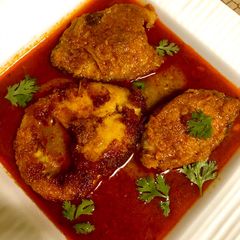 A picture of Salmon fish curry.