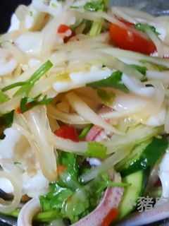 泰式涼拌海鮮 的食譜成品照片