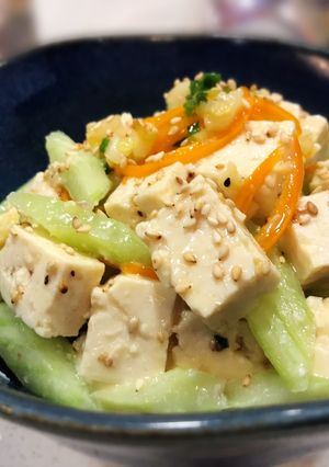 甜味噌. 芝麻. 冷豆腐（中等硬度的豆腐） 的食譜成品照片