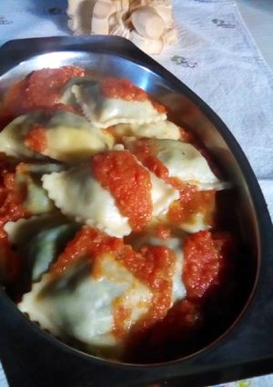 Una foto de Panzottis de verdura y queso ᕙ(~. ~)ᕗ
