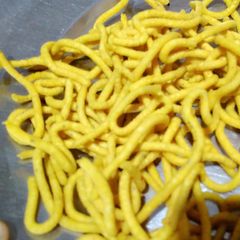 A picture of Besan sev.