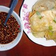 Tempe mendoan dan saus kecapnya