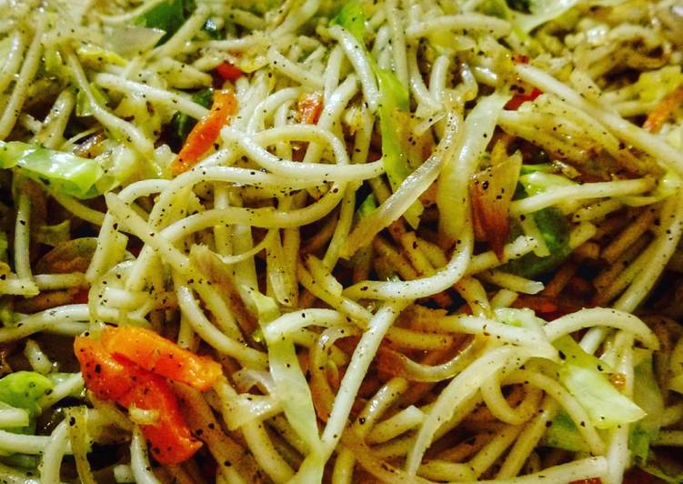 Veg Hakka Noodles