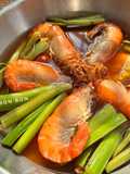 Spicy and Sour Green Prawn Hot Pot