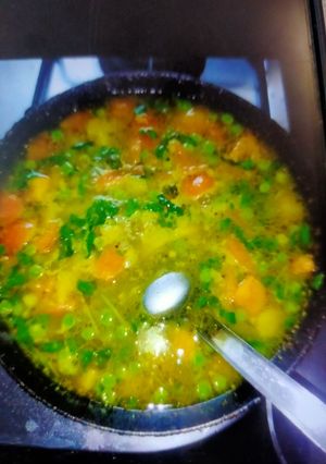 मटर पालक सब्जी(matar palak sabzi recipe in hindi) रेसिपी मुख्य फोटो