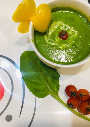 A picture of Spinach soup.